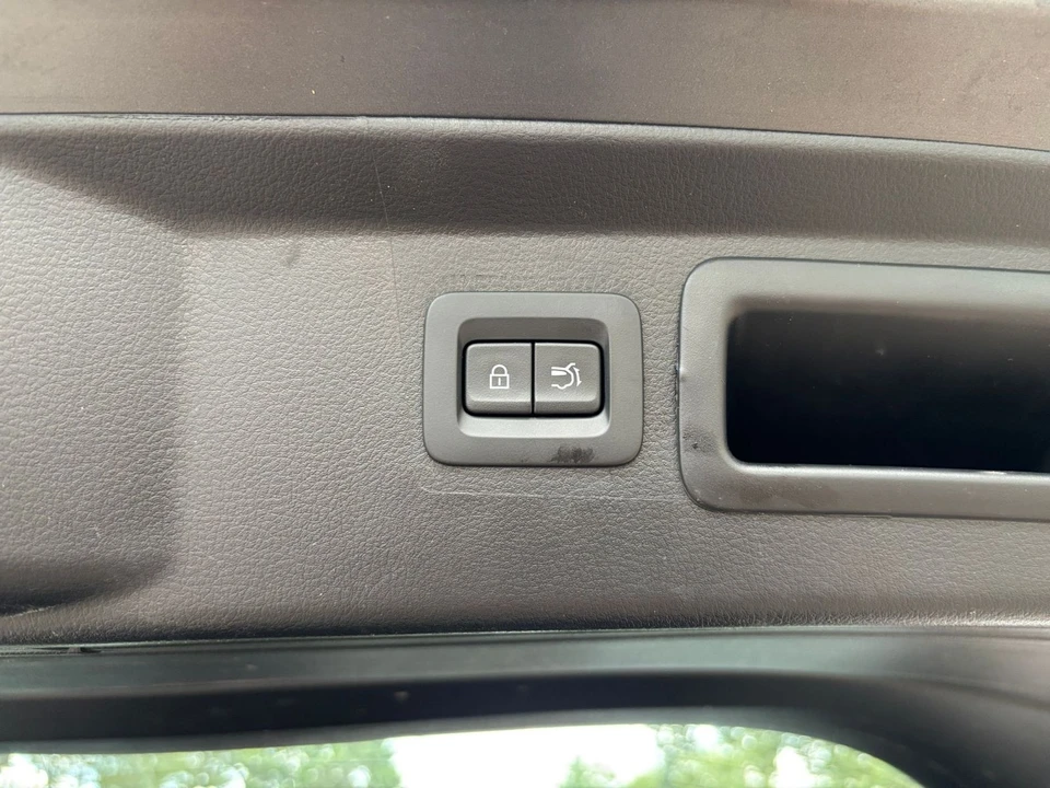 2025 Mazda CX-50 - Image 22 of 31