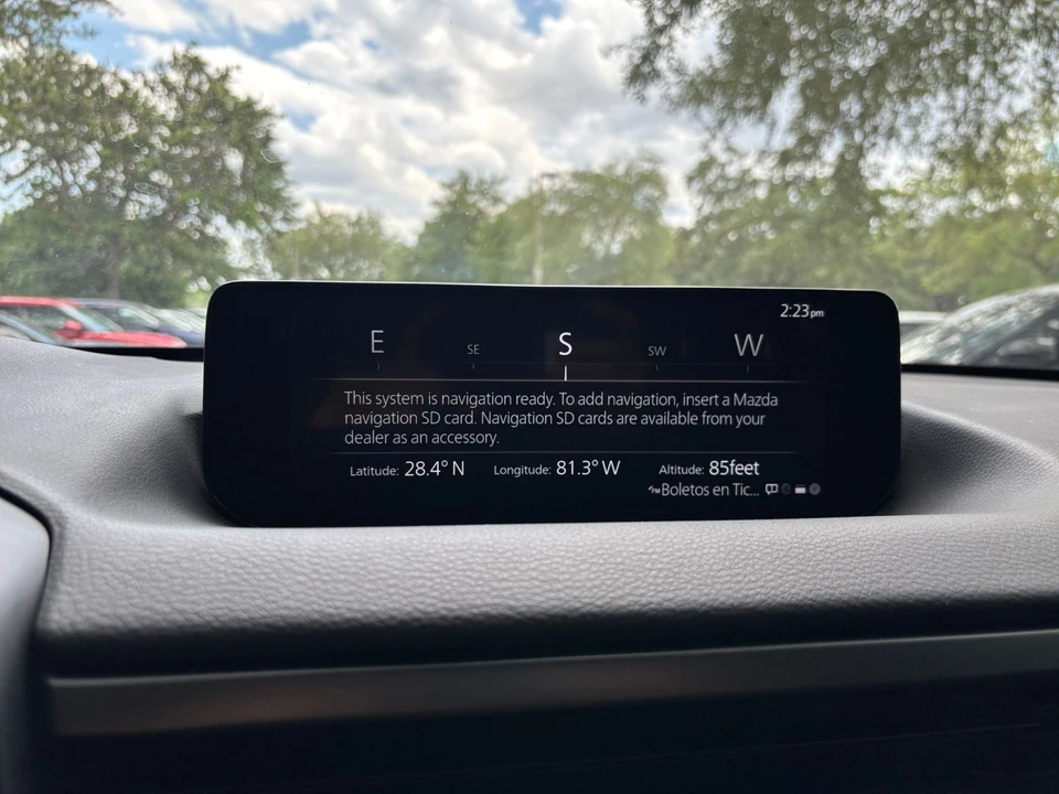 2025 Mazda CX-50 - Image 18 of 31