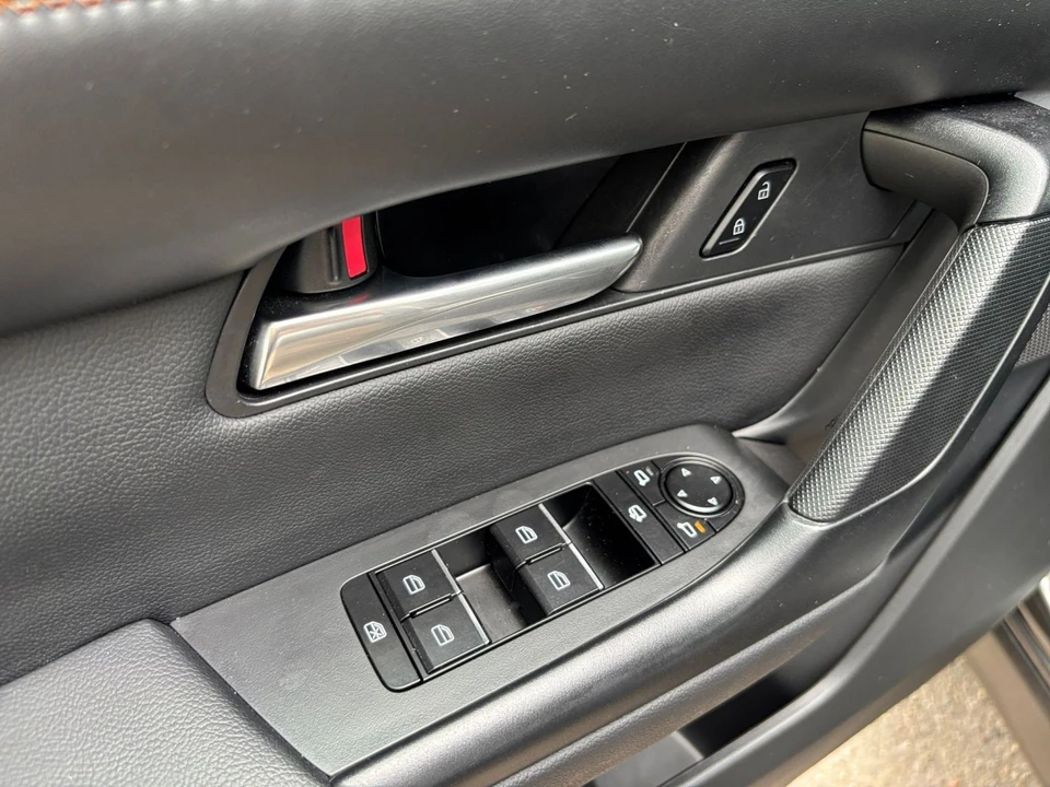2025 Mazda CX-50 - Image 17 of 31