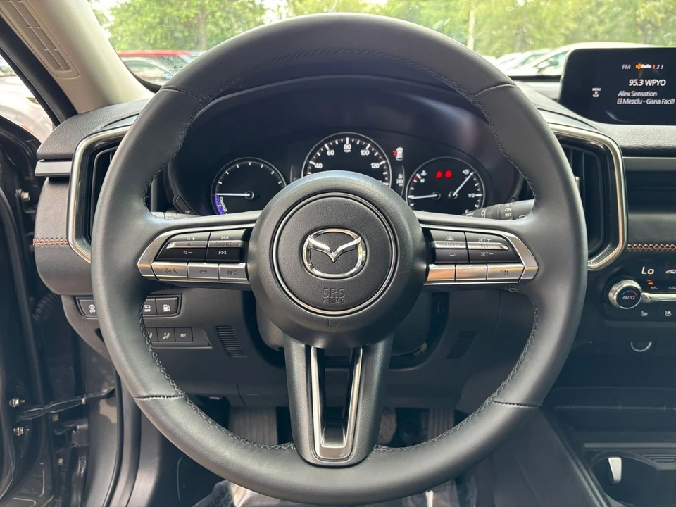 2025 Mazda CX-50 - Image 26 of 31