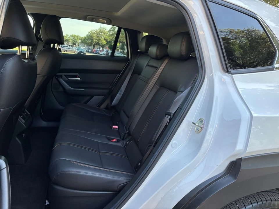 2025 Mazda CX-50 - Image 23 of 31