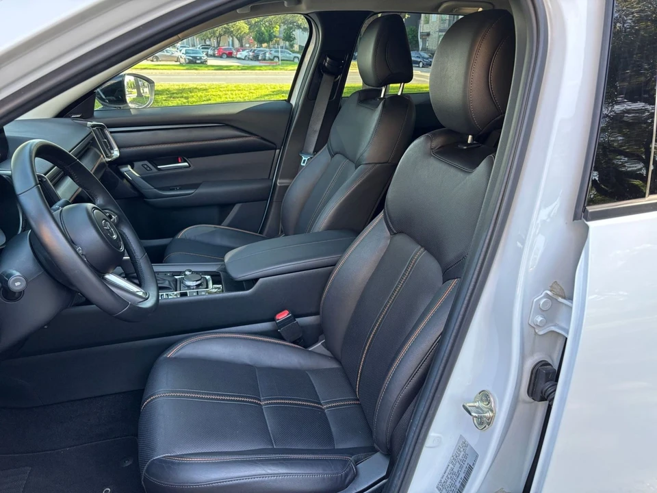 2025 Mazda CX-50 - Image 28 of 31