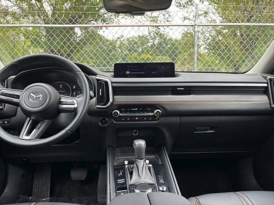 2025 Mazda CX-50 - Image 19 of 31