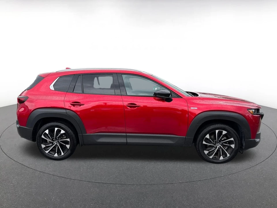 2025 Mazda CX-50 - Image 17 of 31