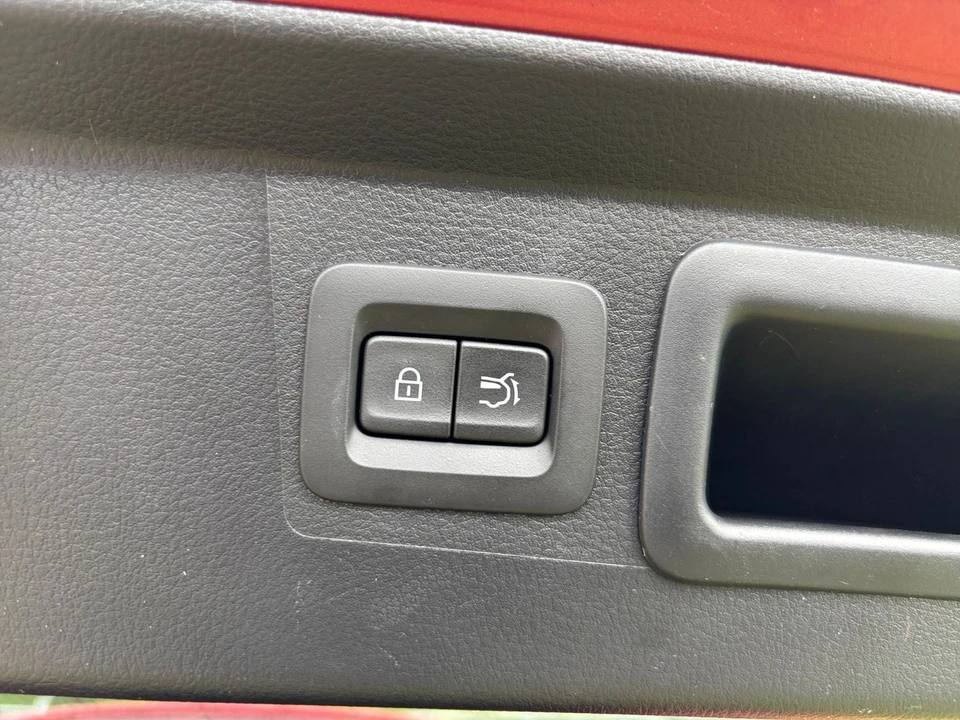 2025 Mazda CX-50 - Image 24 of 31