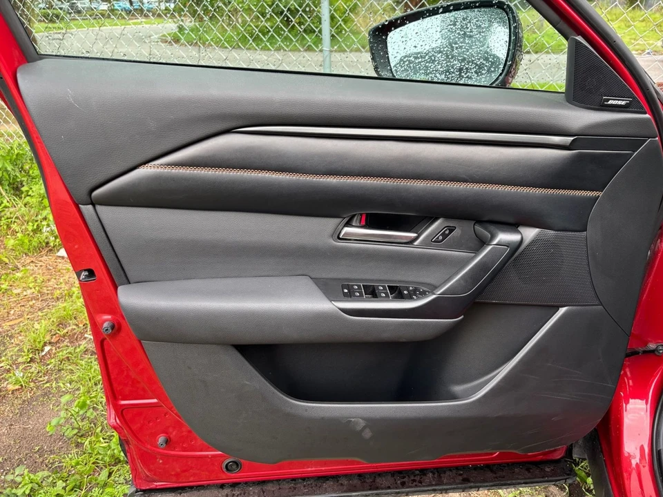 2025 Mazda CX-50 - Image 17 of 31