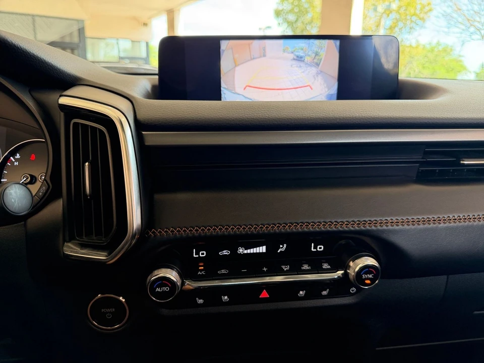 2025 Mazda CX-50 - Image 19 of 31
