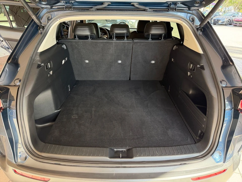 2025 Mazda CX-50 - Image 30 of 31