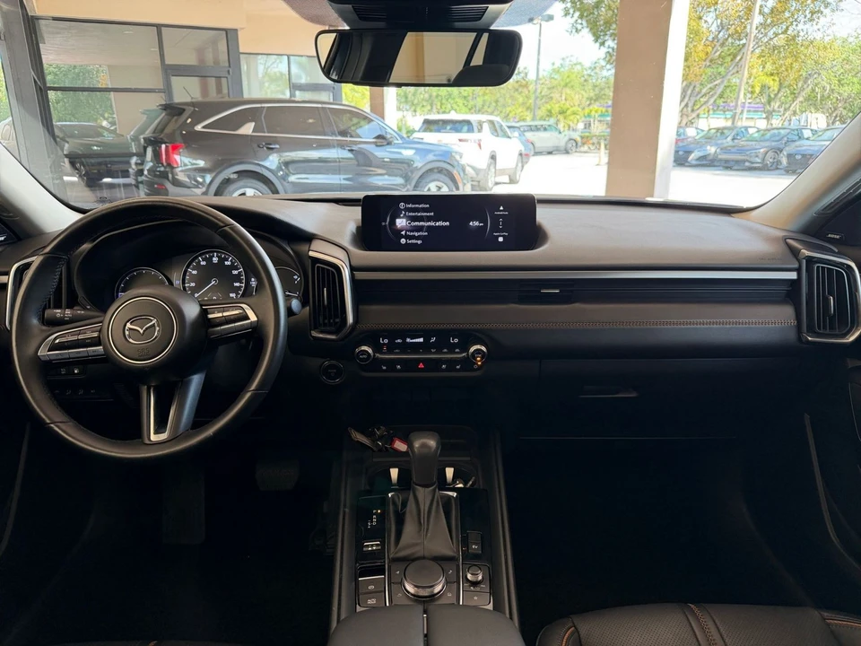 2025 Mazda CX-50 - Image 27 of 31