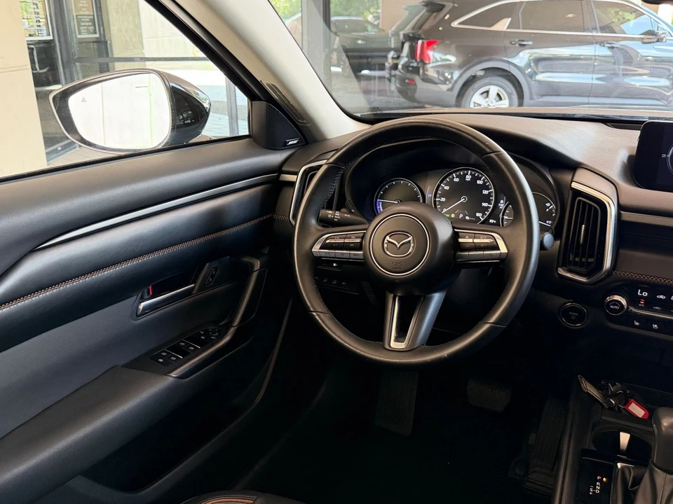 2025 Mazda CX-50 - Image 28 of 31