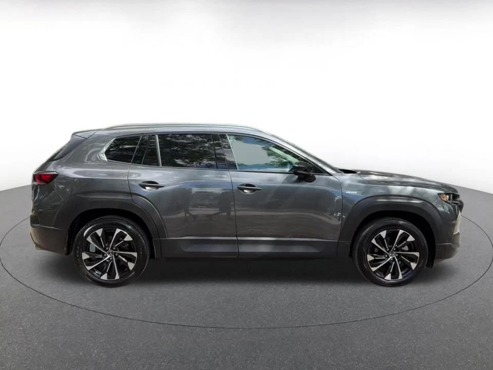 2025 Mazda CX-50 - Image 13 of 31