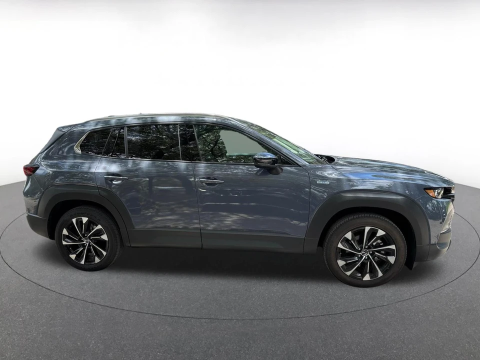 2025 Mazda CX-50 - Image 16 of 25