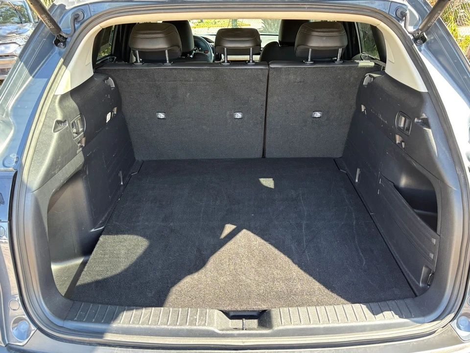 2025 Mazda CX-50 - Image 30 of 31
