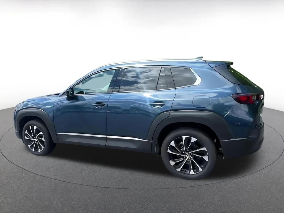 2025 Mazda CX-50 - Image 12 of 31
