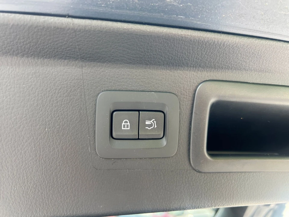 2025 Mazda CX-50 - Image 23 of 31