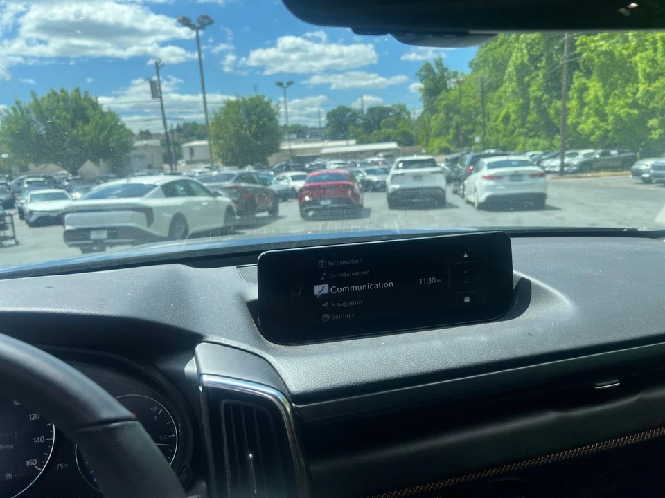 2025 Mazda CX-50 - Image 19 of 31