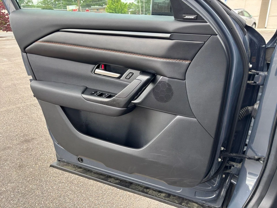 2025 Mazda CX-50 - Image 15 of 31