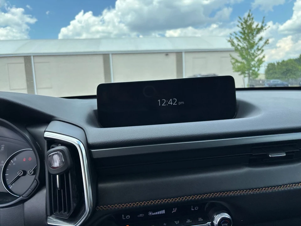 2025 Mazda CX-50 - Image 16 of 31