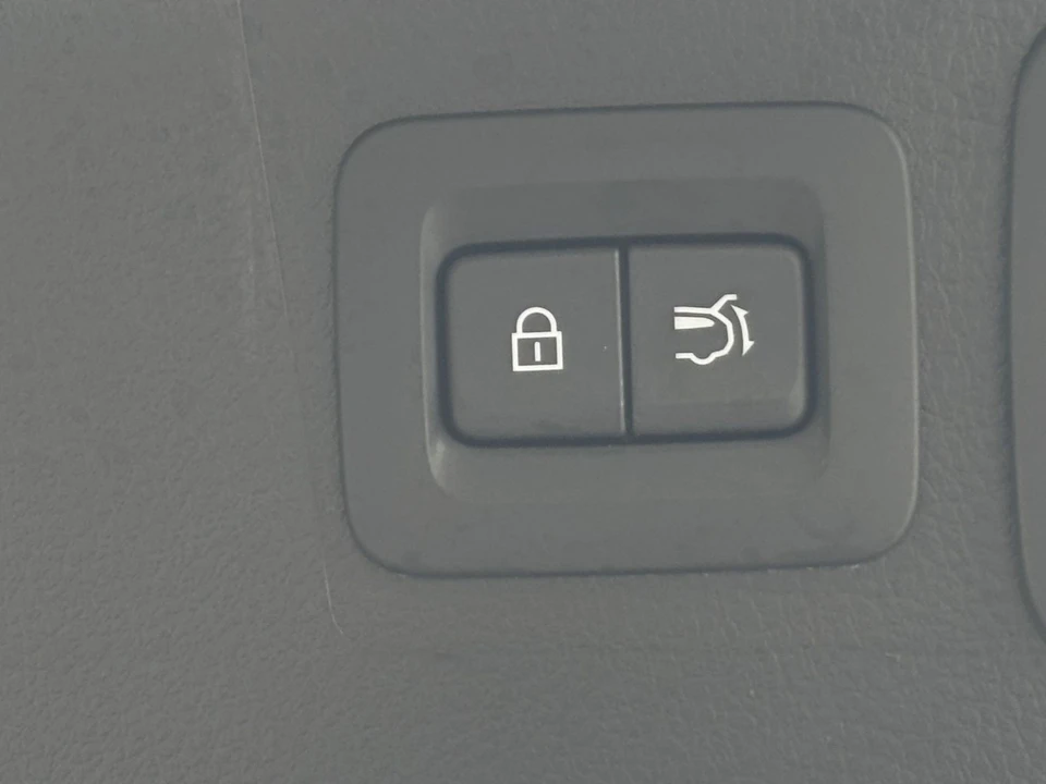 2025 Mazda CX-50 - Image 21 of 31