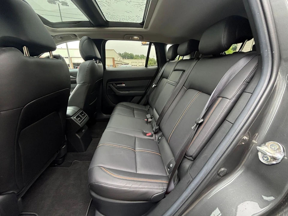 2025 Mazda CX-50 - Image 24 of 31