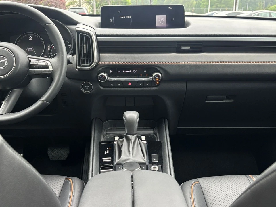 2025 Mazda CX-50 - Image 16 of 31