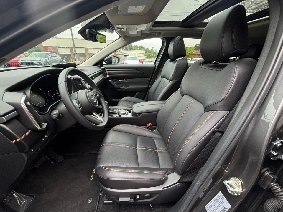 2025 Mazda CX-50 - Image 25 of 31