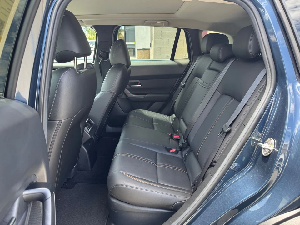2025 Mazda CX-50 - Image 23 of 31