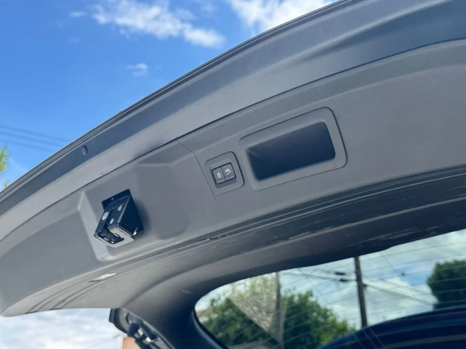 2025 Mazda CX-50 - Image 20 of 31