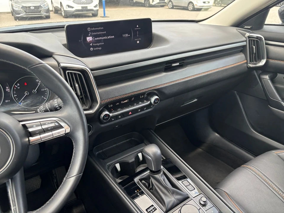 2025 Mazda CX-50 - Image 19 of 31