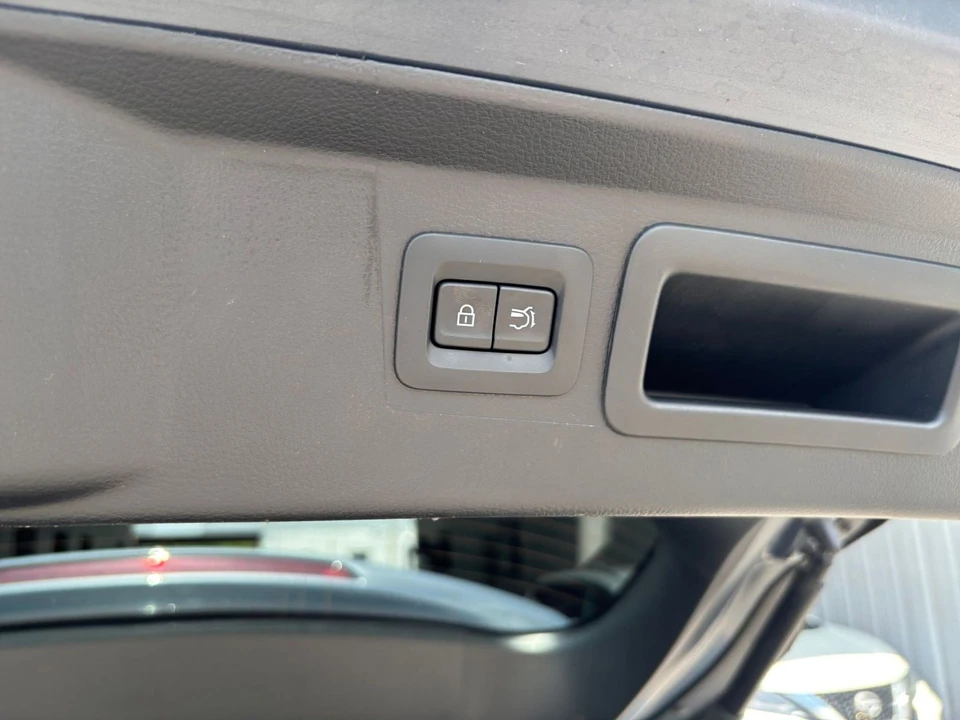 2025 Mazda CX-50 - Image 26 of 31