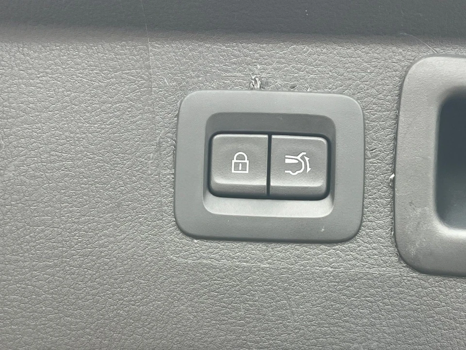 2025 Mazda CX-50 - Image 25 of 31