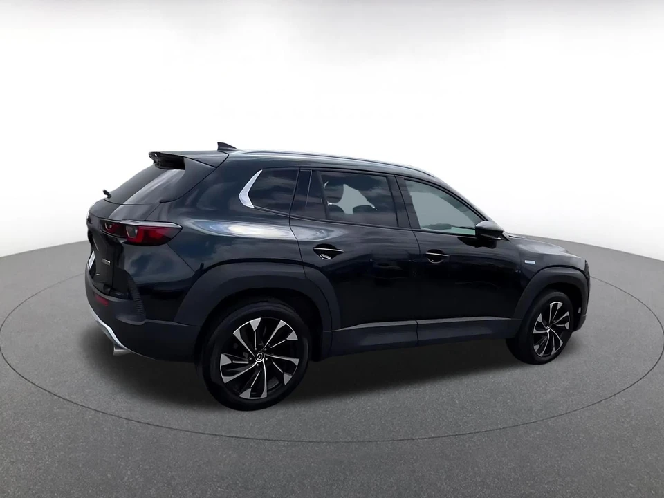 2025 Mazda CX-50 - Image 16 of 31