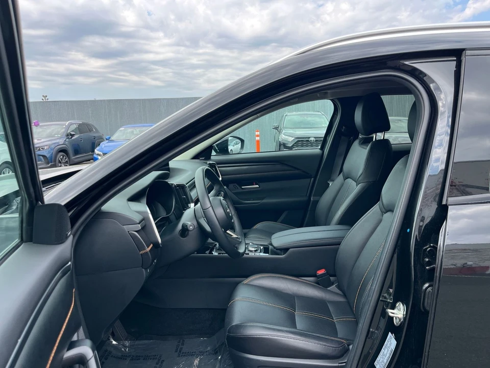 2025 Mazda CX-50 - Image 30 of 31