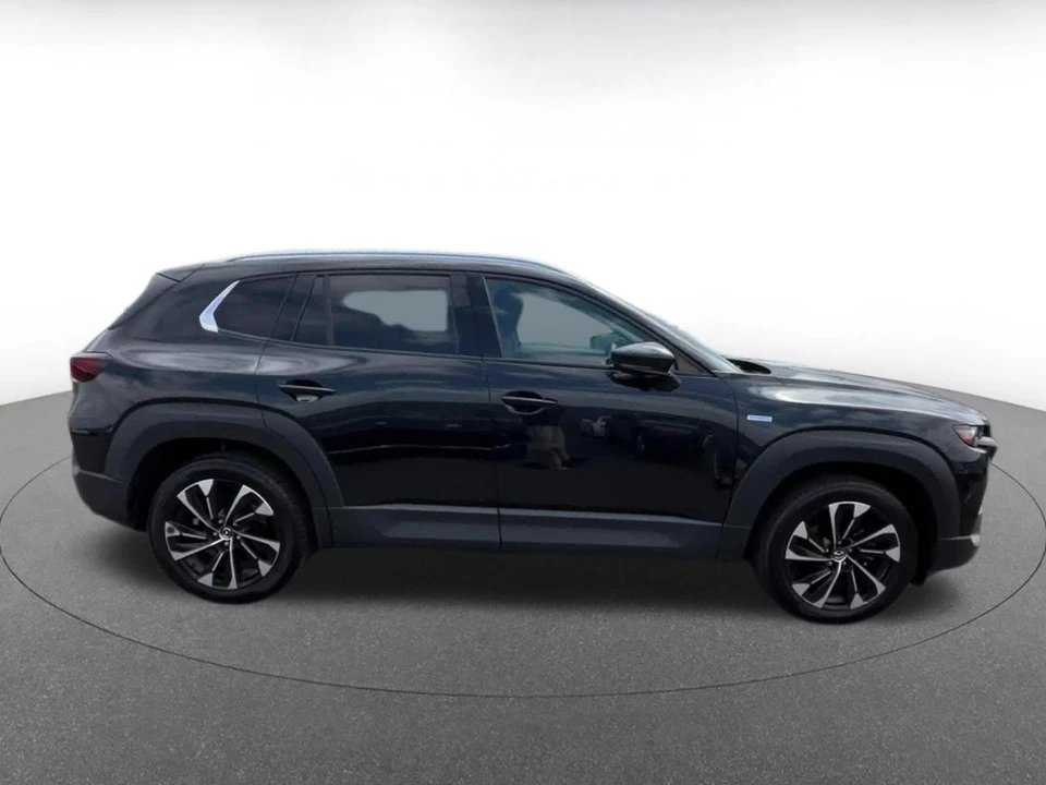 2025 Mazda CX-50 - Image 18 of 31