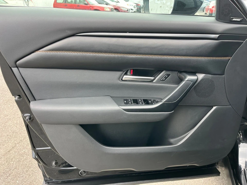2025 Mazda CX-50 - Image 20 of 31