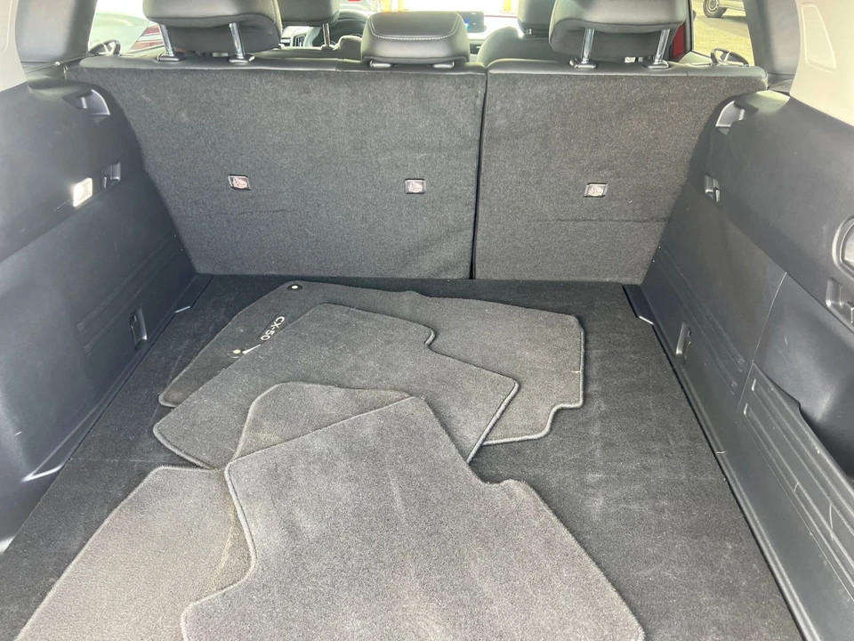 2025 Mazda CX-50 - Image 27 of 31