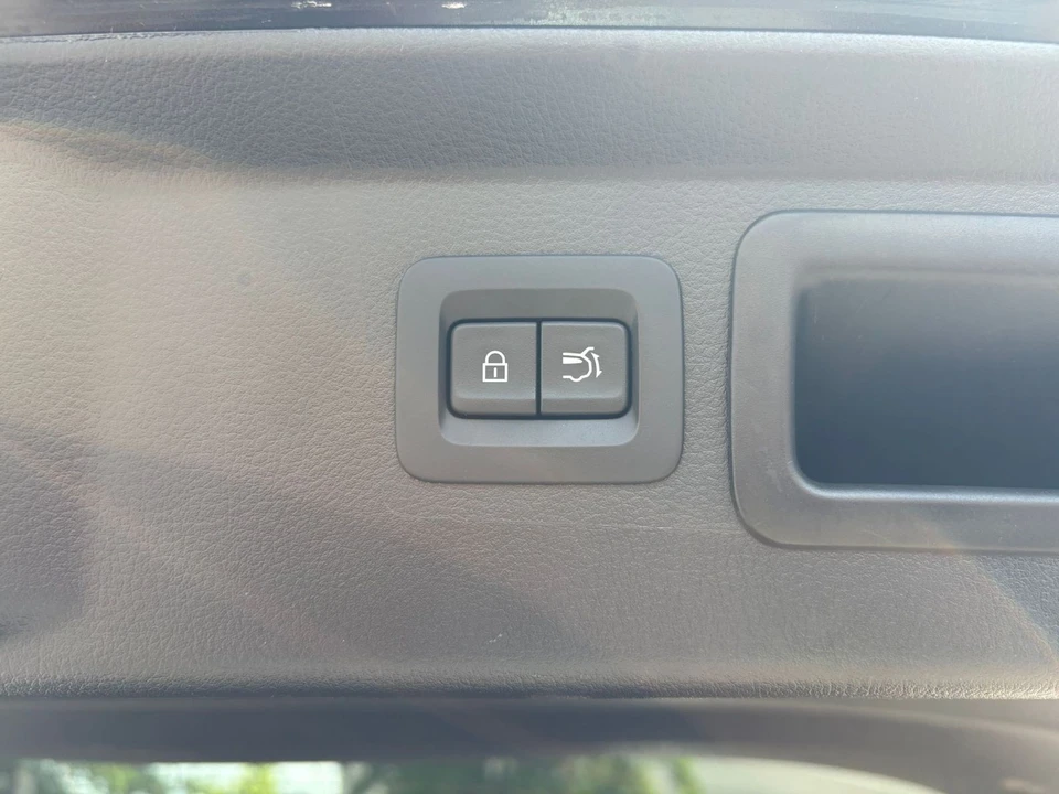 2025 Mazda CX-50 - Image 26 of 31