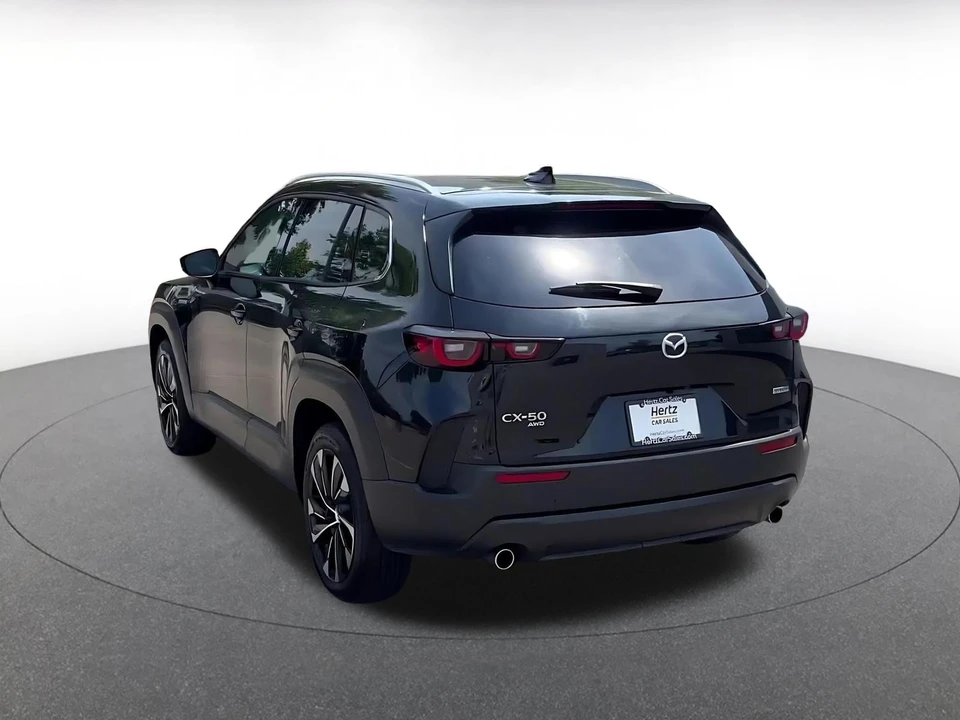 2025 Mazda CX-50 - Image 13 of 31