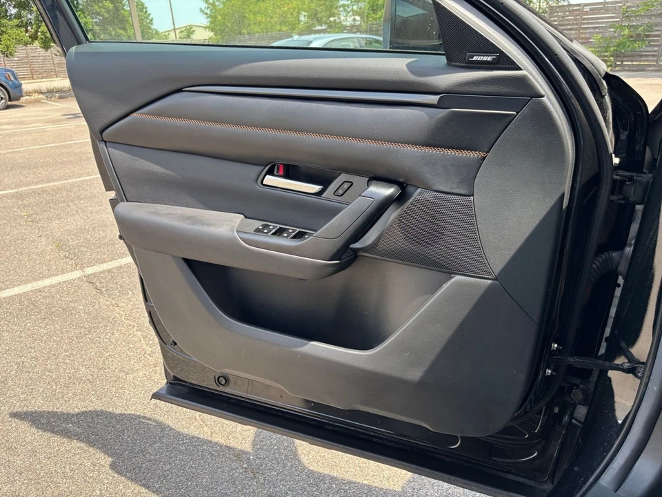 2025 Mazda CX-50 - Image 20 of 31