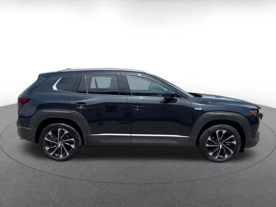2025 Mazda CX-50 - Image 18 of 31