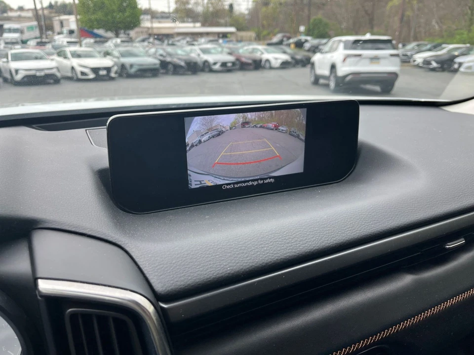 2025 Mazda CX-50 - Image 17 of 31