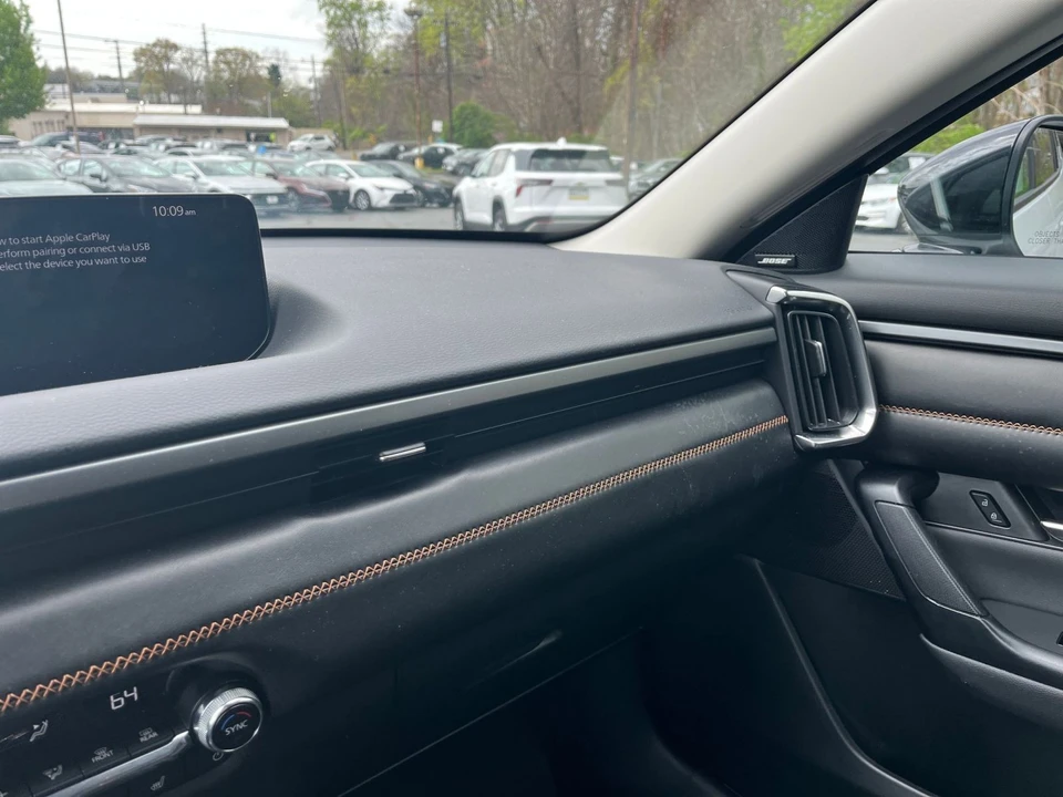 2025 Mazda CX-50 - Image 27 of 31