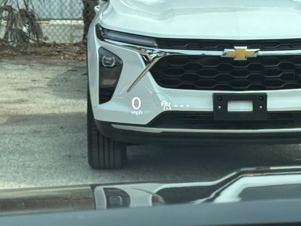 2025 Mazda CX-50 - Image 19 of 31
