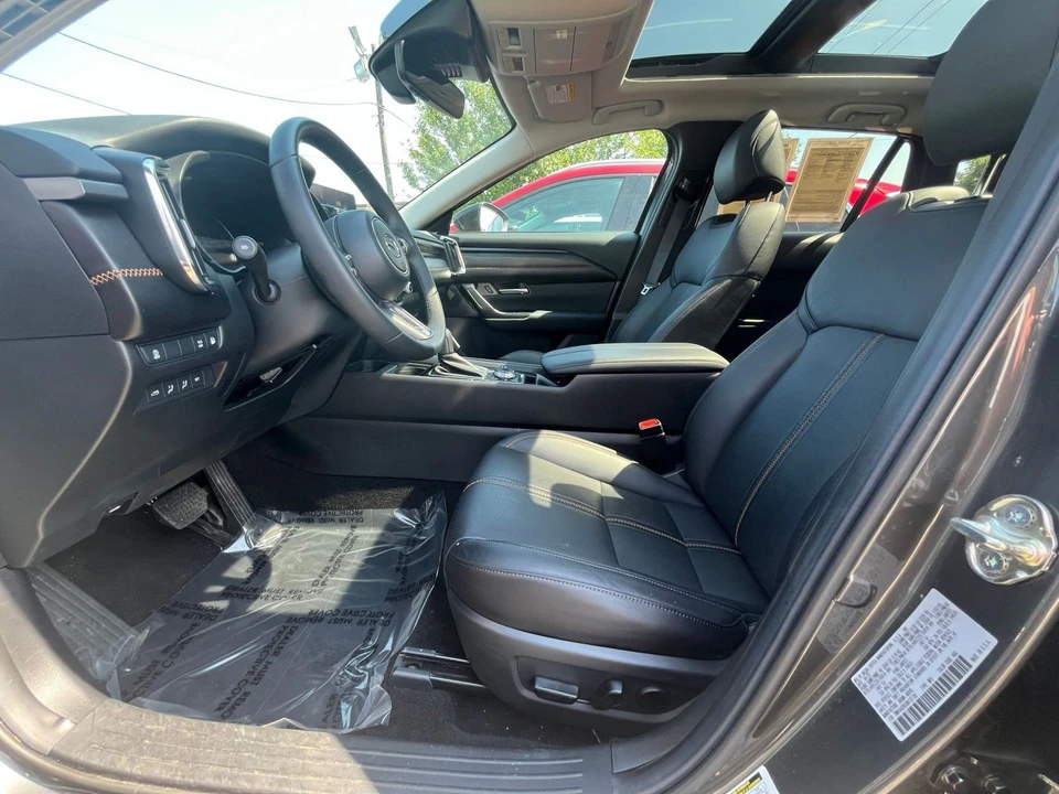 2025 Mazda CX-50 - Image 30 of 31