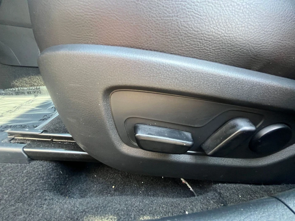 2025 Mazda CX-50 - Image 24 of 31