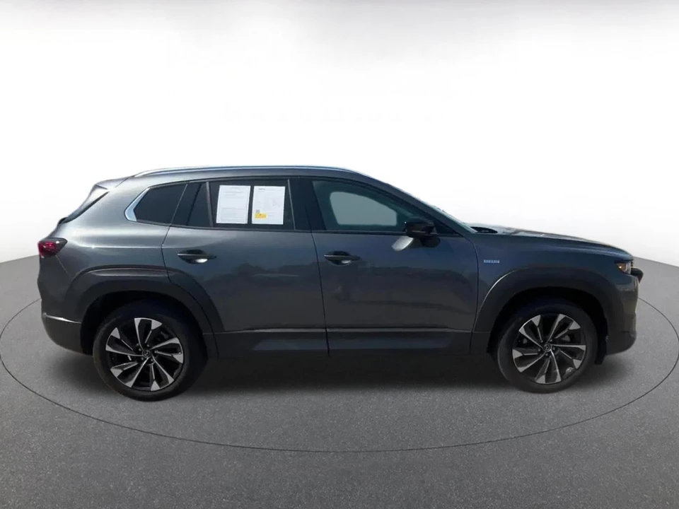 2025 Mazda CX-50 - Image 18 of 31