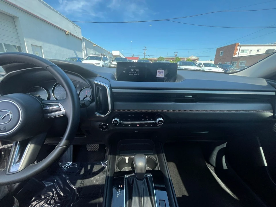 2025 Mazda CX-50 - Image 19 of 31