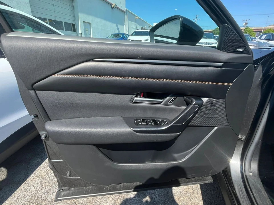 2025 Mazda CX-50 - Image 20 of 31