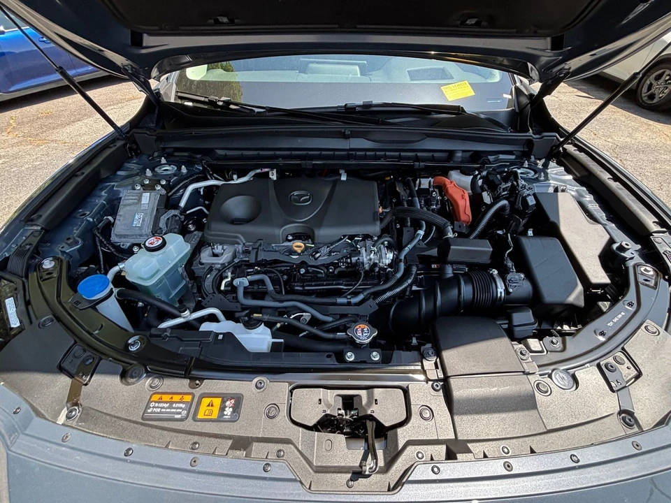 2025 Mazda CX-50 - Image 29 of 31