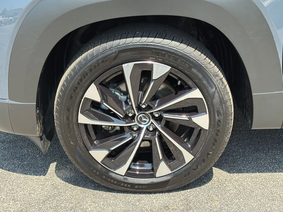 2025 Mazda CX-50 - Image 27 of 31